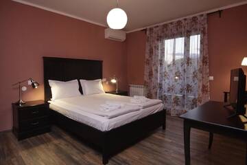 Фото номера Стандартный двухместный номер с 1 кроватью Гостевой дом Esterra Vini Guest House г. Perushtitsa 2